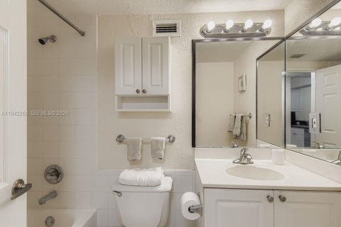 Condominio en alquiler en Hollywood, Florida, 45.15 m2 № 1999804 - foto 10