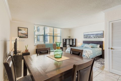 Condominio en alquiler en Hollywood, Florida, 45.15 m2 № 1999804 - foto 5