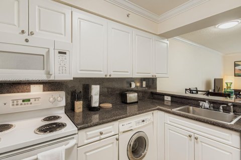 Condominio en alquiler en Hollywood, Florida, 45.15 m2 № 1999804 - foto 8