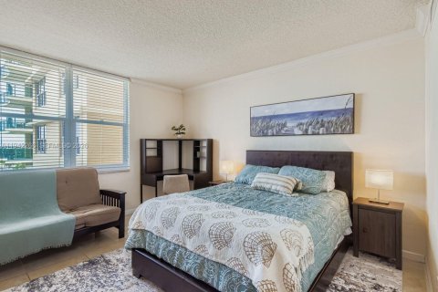 Estudio en el Condominio en Hollywood, Florida  № 1999804