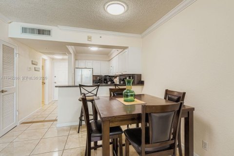 Condominio en alquiler en Hollywood, Florida, 45.15 m2 № 1999804 - foto 4