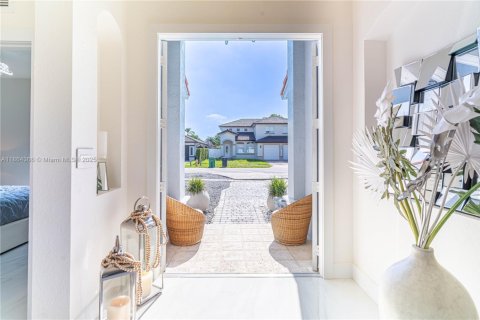 Villa ou maison à vendre à Miami, Floride: 3 chambres, 180.32 m2 № 1892680 - photo 3
