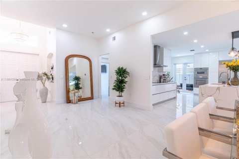 Villa ou maison à vendre à Miami, Floride: 3 chambres, 180.32 m2 № 1892680 - photo 6