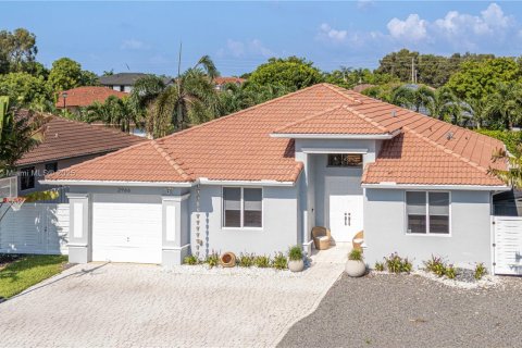 Villa ou maison à vendre à Miami, Floride: 3 chambres, 180.32 m2 № 1892680 - photo 2