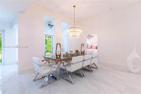 Villa ou maison à vendre à Miami, Floride: 3 chambres, 180.32 m2 № 1892680 - photo 9