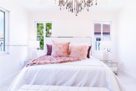Villa ou maison à vendre à Miami, Floride: 3 chambres, 180.32 m2 № 1892680 - photo 27