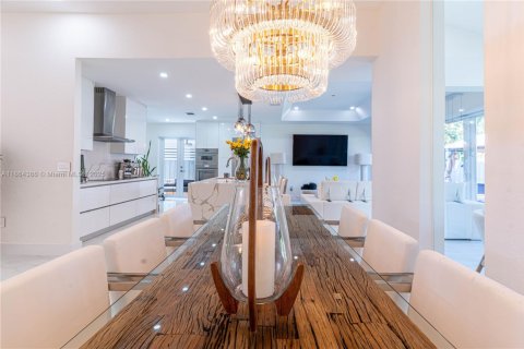 Villa ou maison à vendre à Miami, Floride: 3 chambres, 180.32 m2 № 1892680 - photo 10