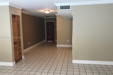 Купить кондоминиум в Майами, Флорида 1 спальня, 88.07м2, № 1989967 - фото 9