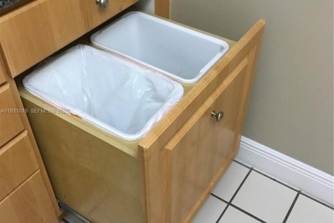 Купить кондоминиум в Майами, Флорида 1 спальня, 88.07м2, № 1989967 - фото 10