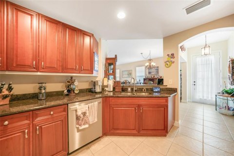 Condo in Punta Gorda, Florida, 2 bedrooms  № 1901909 - photo 10