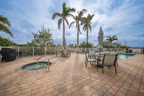 Condo in Punta Gorda, Florida, 2 bedrooms  № 1901909 - photo 5