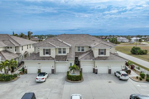Condo in Punta Gorda, Florida, 2 bedrooms  № 1901909 - photo 1