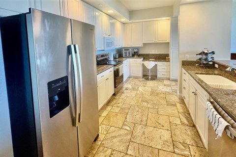 Condo in New Smyrna Beach, Florida, 3 bedrooms  № 2206927 - photo 18