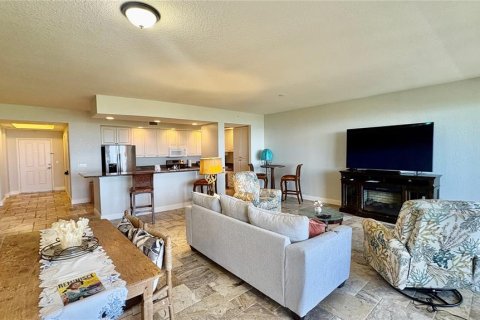 Condo in New Smyrna Beach, Florida, 3 bedrooms  № 2206927 - photo 2