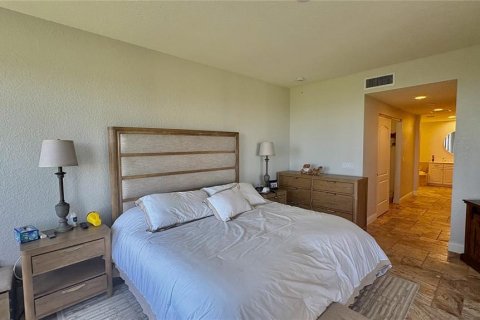 Condo in New Smyrna Beach, Florida, 3 bedrooms  № 2206927 - photo 5