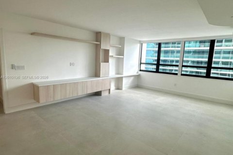 Copropriété à vendre à Bal Harbour, Floride: 2 chambres, 191.38 m2 № 2090421 - photo 3