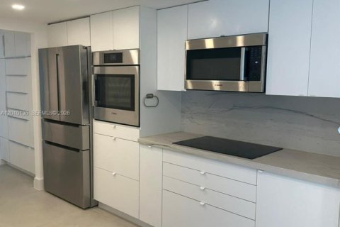Copropriété à vendre à Bal Harbour, Floride: 2 chambres, 191.38 m2 № 2090421 - photo 5