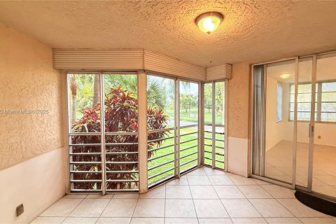 Copropriété à vendre à Davie, Floride: 3 chambres, 107.3 m2 № 1955876 - photo 14