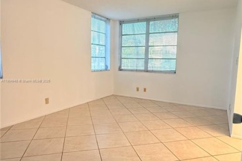 Copropriété à vendre à Davie, Floride: 3 chambres, 107.3 m2 № 1955876 - photo 11