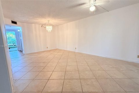Copropriété à vendre à Davie, Floride: 3 chambres, 107.3 m2 № 1955876 - photo 10