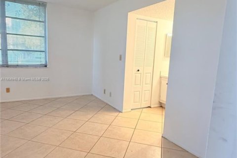 Copropriété à vendre à Davie, Floride: 3 chambres, 107.3 m2 № 1955876 - photo 12