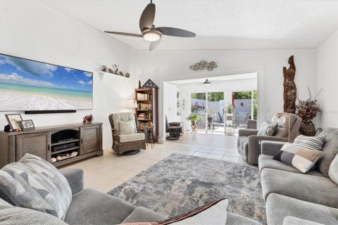 House in Bradenton, Florida 2 bedrooms, 161.65 sq.m. № 1654317 - photo 16