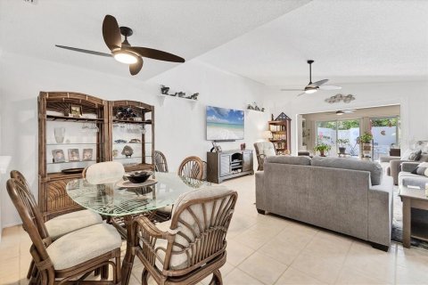 House in Bradenton, Florida 2 bedrooms, 161.65 sq.m. № 1654317 - photo 14