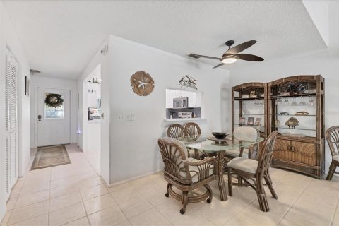 House in Bradenton, Florida 2 bedrooms, 161.65 sq.m. № 1654317 - photo 12