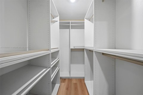 Copropriété à louer à Coral Gables, Floride: 3 chambres, 116.13 m2 № 1937894 - photo 23