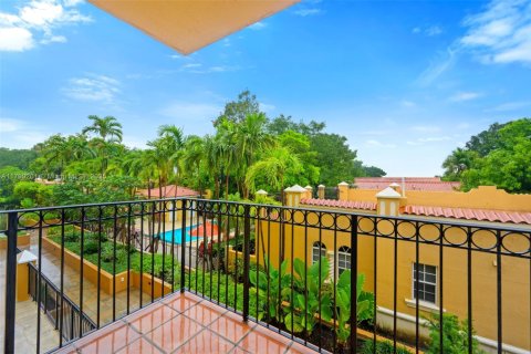 Condominio en alquiler en Coral Gables, Florida, 3 dormitorios, 116.13 m2 № 1937894 - foto 25