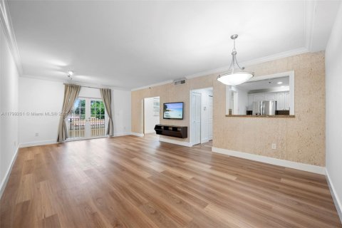 Condominio en alquiler en Coral Gables, Florida, 3 dormitorios, 116.13 m2 № 1937894 - foto 3