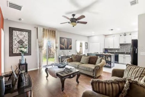 House in Kissimmee, Florida 4 bedrooms, 170.85 sq.m. № 2214863 - photo 11