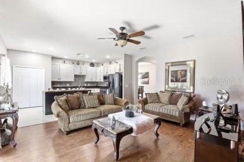 House in Kissimmee, Florida 4 bedrooms, 170.85 sq.m. № 2214863 - photo 10