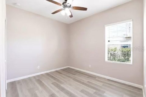 House in Kissimmee, Florida 4 bedrooms, 170.85 sq.m. № 2214863 - photo 23