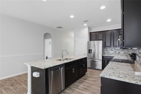 Villa ou maison à vendre à Wesley Chapel, Floride: 4 chambres, 212.1 m2 № 2200100 - photo 6