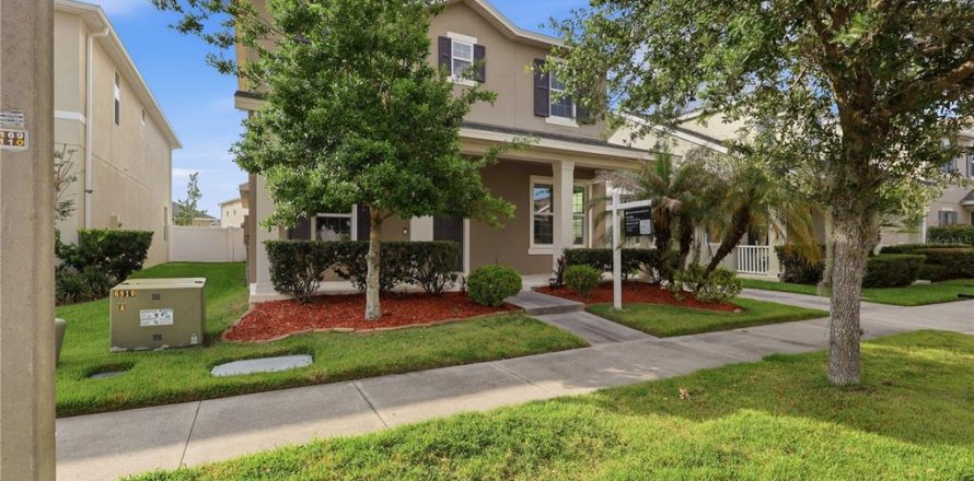 Villa ou maison à Wesley Chapel, Floride 4 chambres, 212.1 m2 № 2200100