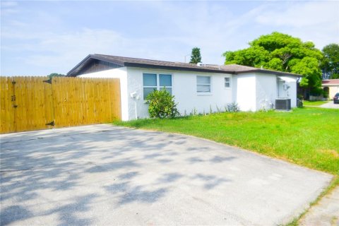 House in Holiday, Florida 3 bedrooms, 133.97 sq.m. № 1636286 - photo 4