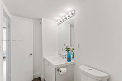 Copropriété à vendre à Sunny Isles Beach, Floride: 2 chambres, 141.68 m2 № 1977139 - photo 15