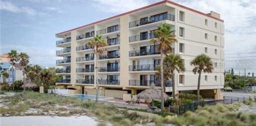 Condo à Madeira Beach, Floride, 3 chambres № 251598