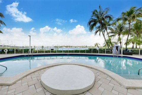 Condo in Miami Beach, Florida, 2 bedrooms  № 1953864 - photo 26