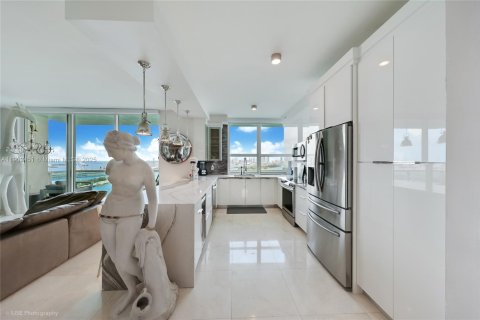 Condo in Miami Beach, Florida, 2 bedrooms  № 1953864 - photo 6