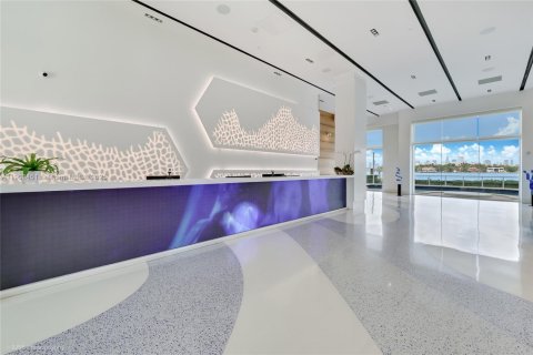 Condo in Miami Beach, Florida, 2 bedrooms  № 1953864 - photo 25