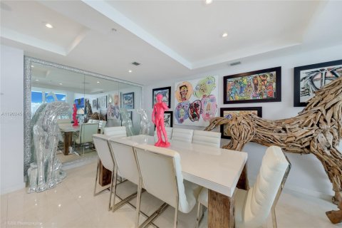 Condo in Miami Beach, Florida, 2 bedrooms  № 1953864 - photo 4