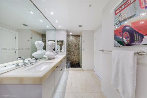 Condo in Miami Beach, Florida, 2 bedrooms  № 1953864 - photo 18