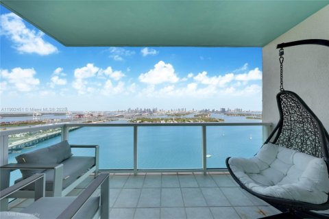 Condo in Miami Beach, Florida, 2 bedrooms  № 1953864 - photo 5