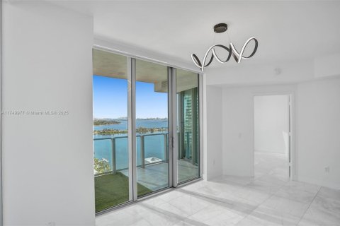 Condominio en venta en Miami, Florida, 2 dormitorios, 98.48 m2 № 2022719 - foto 12