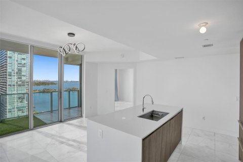 Condominio en Miami, Florida, 2 dormitorios  № 2022719