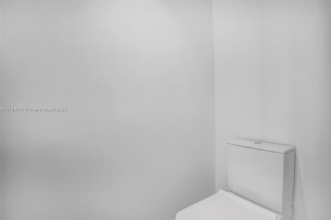 Condominio en venta en Miami, Florida, 2 dormitorios, 98.48 m2 № 2022719 - foto 25