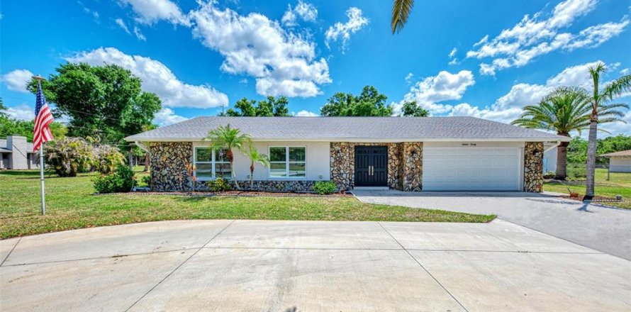 House in Nokomis, Florida 3 bedrooms, 208.84 sq.m. № 2093146