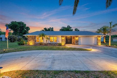 House in Nokomis, Florida 3 bedrooms, 208.84 sq.m. № 2093146 - photo 2